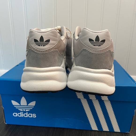 NIB Adidas Retropy F90 - Picture 2 of 4